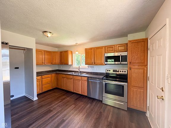 2nd image of 217 Crestwood Dr