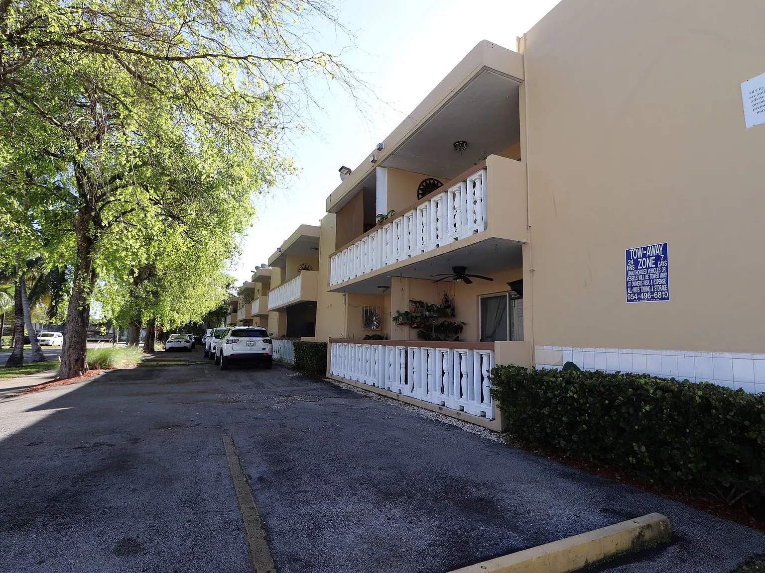 2031 NE 139 St North Miami Beach, FL 33181 — Photo 4