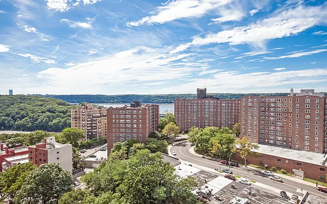 Sold by Nortrud Wolf Spero, LREB | media 49