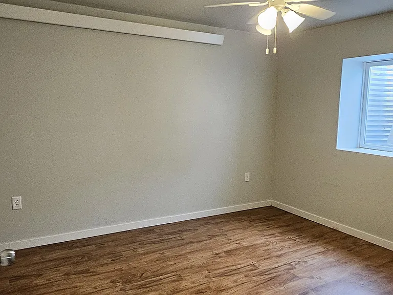 5402 Cedar St — Photo 2