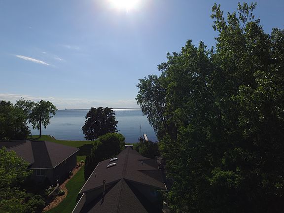 2nd image of 3517 Nicolet Dr
