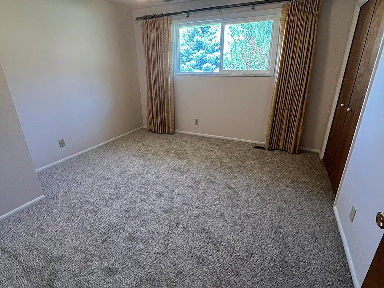 421 W 100 N — Photo 16