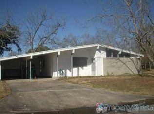 302 Crepe Myrtle Ave, Orange, TX 77630
