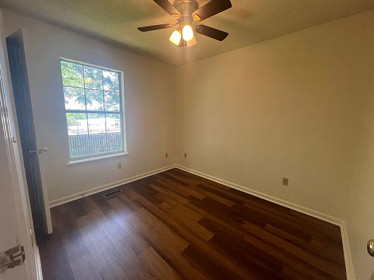 1023 Yellowhammer Ln — Photo 13