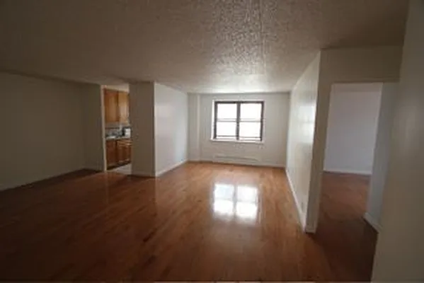 Rented by Robyn Lee, LREB | media 34