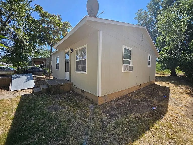 112 W Cedar Ave — Photo 7