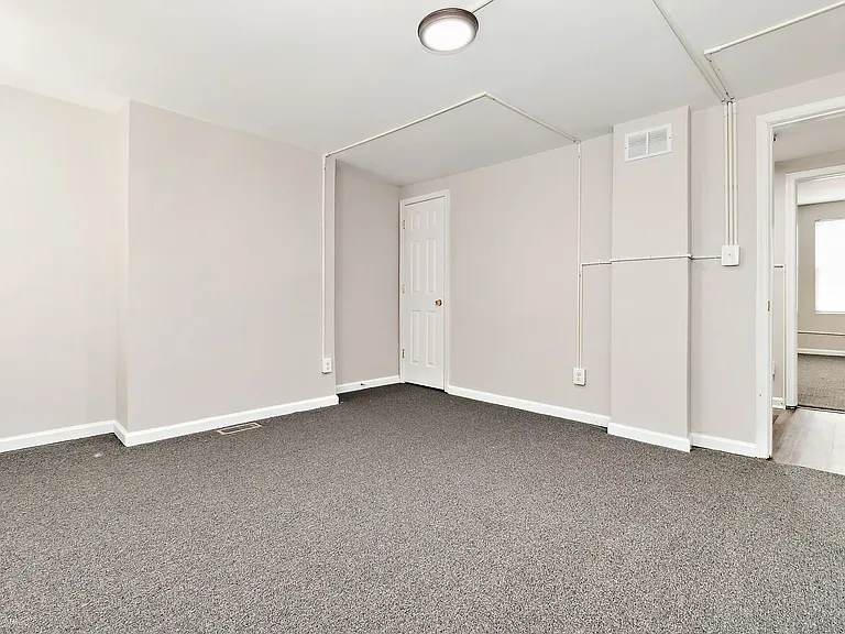 1418 N Eden St — Photo 8