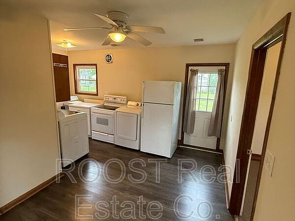 4th image of 10755 Florence Ave