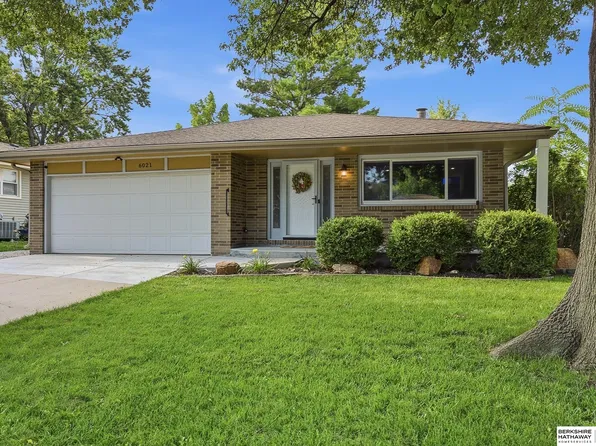 6021 Skylark Ln, Lincoln, NE 68516