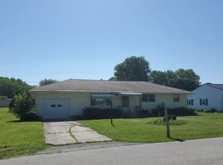 928 E Park Dr, Fostoria, OH 44830
