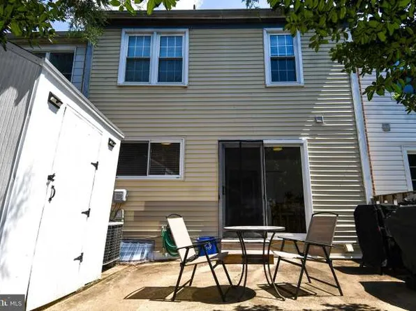 35 County Ct, Gaithersburg, MD