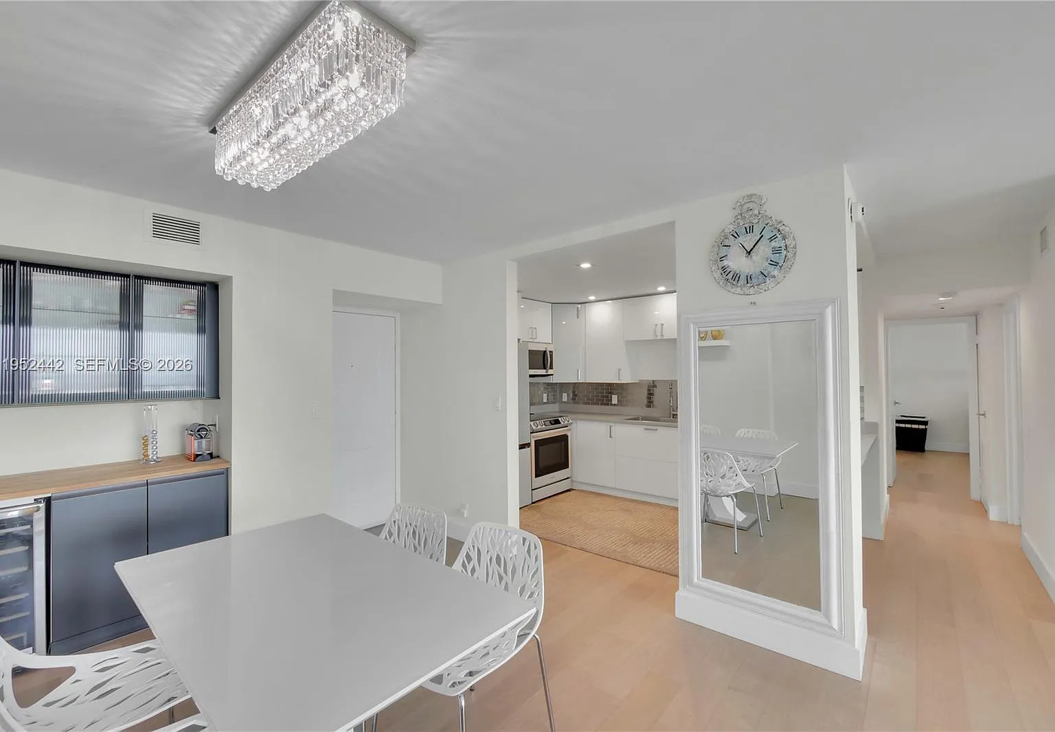 2 bed, 1357 sqft, $3,999 — Photo 3