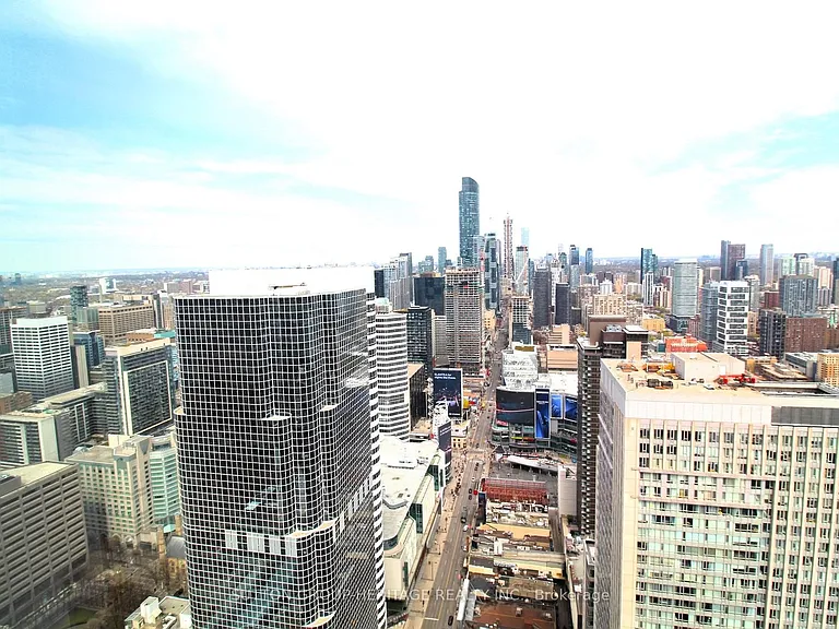 197 Yonge St #4714 — Photo 41