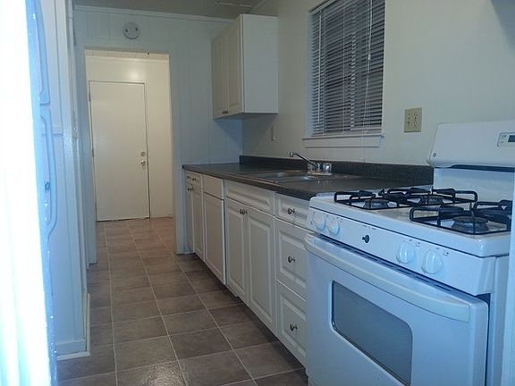 4th image of 361 Richmond Ave