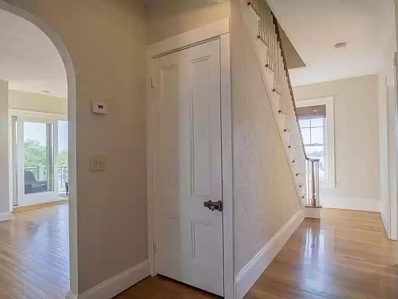 3rd image of 193 Lynn Shore Dr Floor 2