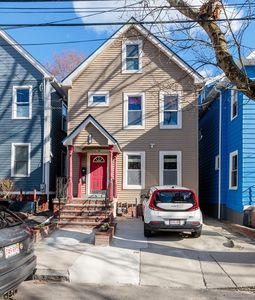 34 Elmwood St #2, Somerville, MA, 02144