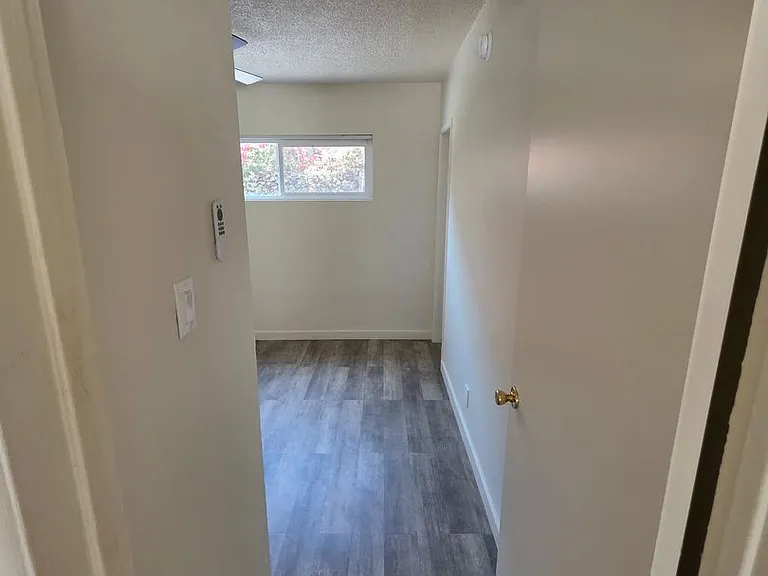 411 N Bush St — Photo 16