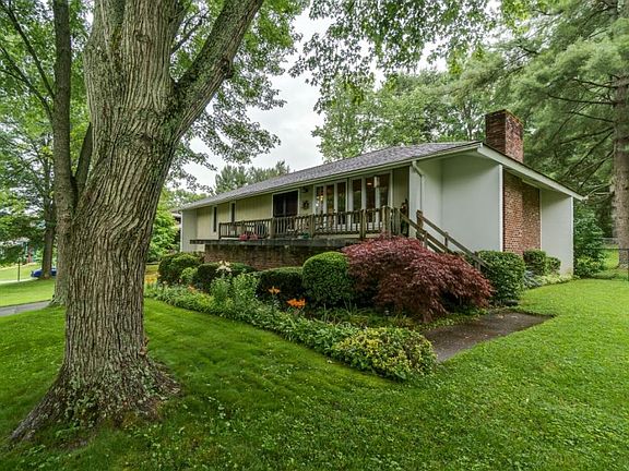 5th image of 907 Grady Dr