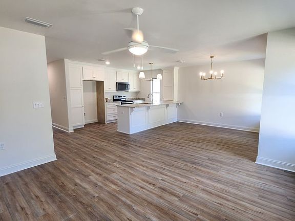 2nd image of 4053 Collier Ln