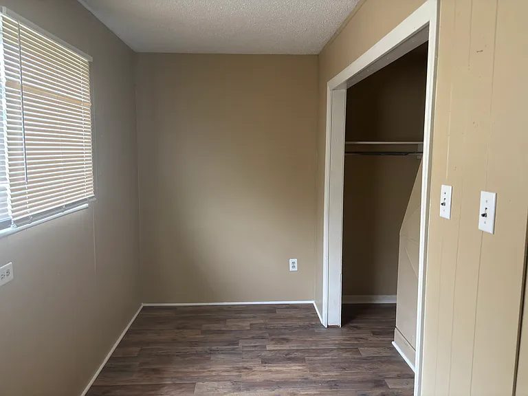 1511 Anita St — Photo 8