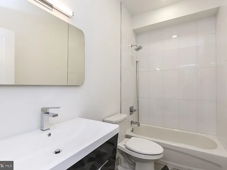 1431 Brown St #5 — Photo 17