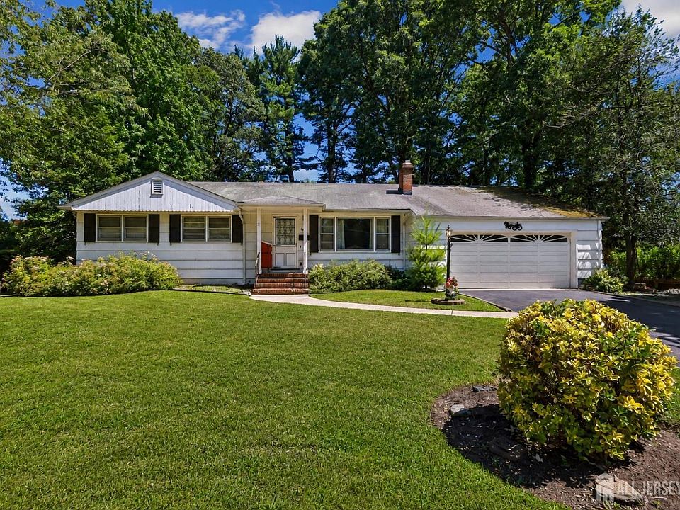 1st image of 68 Herbert Dr