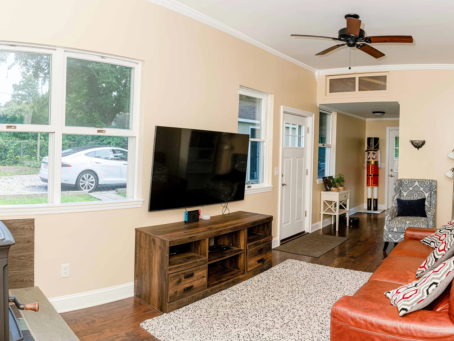 3 bed, 2000 sqft, $3,900 — Photo 4