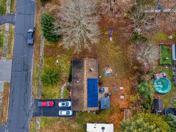 368 Mount Fair Cir, Swansea, MA 02777