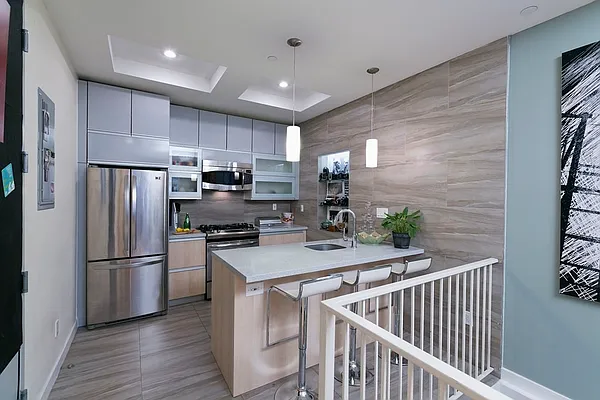 Sold by The InHouse Group | media 15