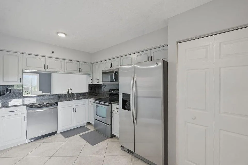 2 bed, 2.0 bath, 1222 sqft, $2,500 — Photo 2