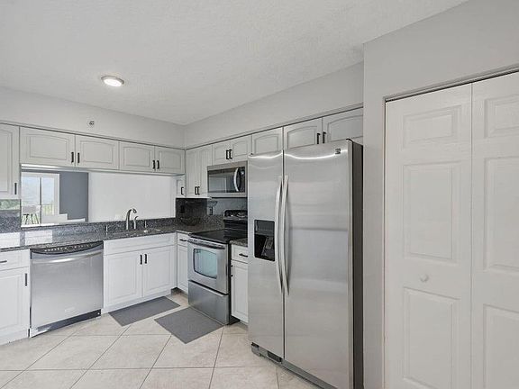 2nd image of 2206 S Cypress Bend Drive #401