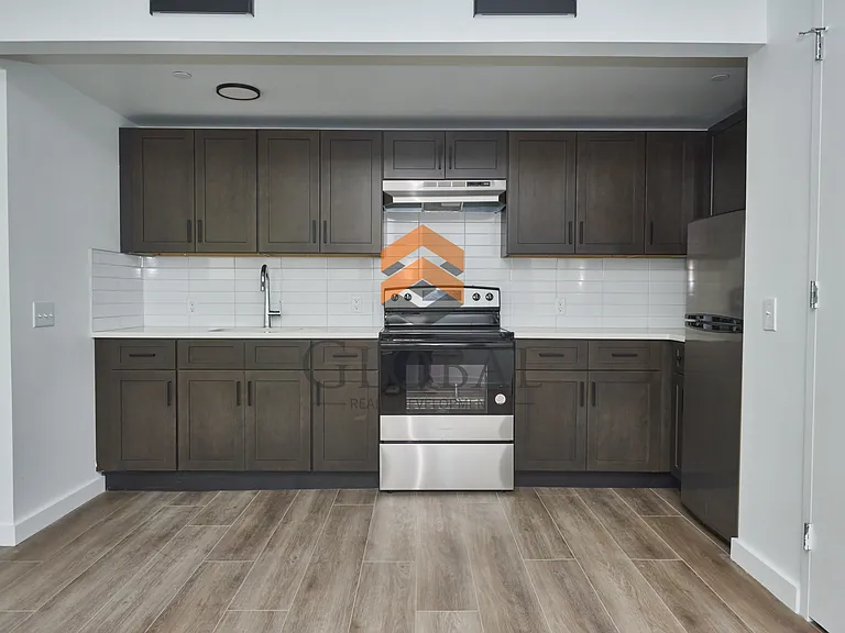 790 Allerton Ave #306 — Photo 2