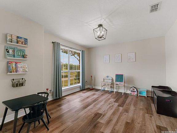 5th image of 113 Fannin Drive