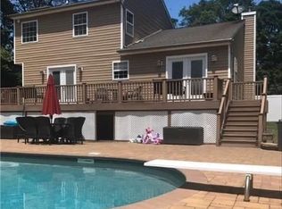 971 N Ocean Ave, Patchogue, NY 11772