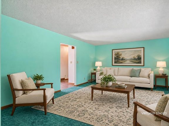 3rd image of 2518 Pleasant Dr