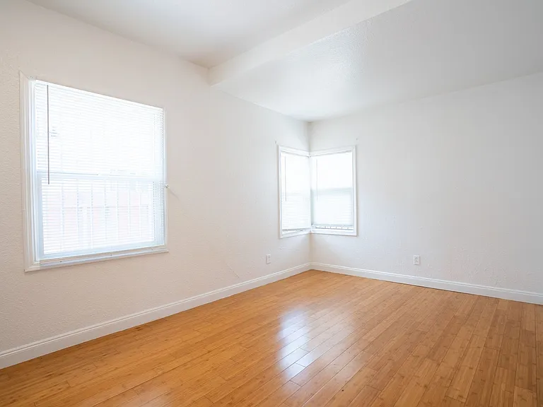 2683 Grande Vista Avenue — Photo 13