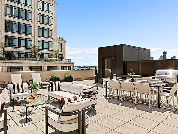 5th image of 450 Washington St #605