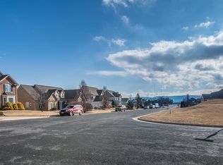 509 Chateau Ln, Waynesboro, VA 22980