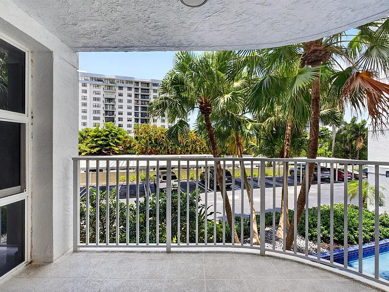 3901 S Flagler Dr #204 — Photo 23