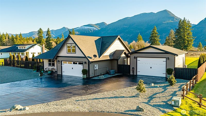 3rd image of 7420 Windsong Lane