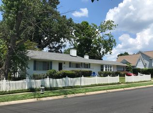 6207 Maiden Ln, Bethesda, MD 20817