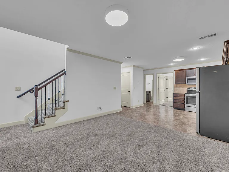 5407 N Hickory St — Photo 2
