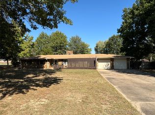 908 SW 21st St, Wagoner, OK 74467