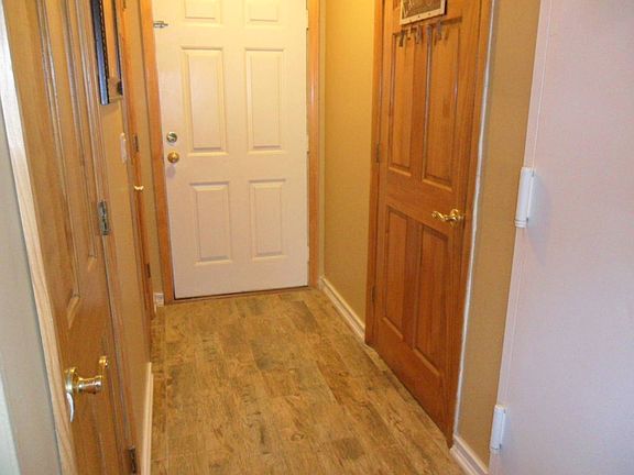 3rd image of 160 Quintard St