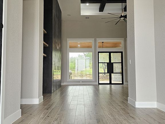 5th image of 612 Cross Oak