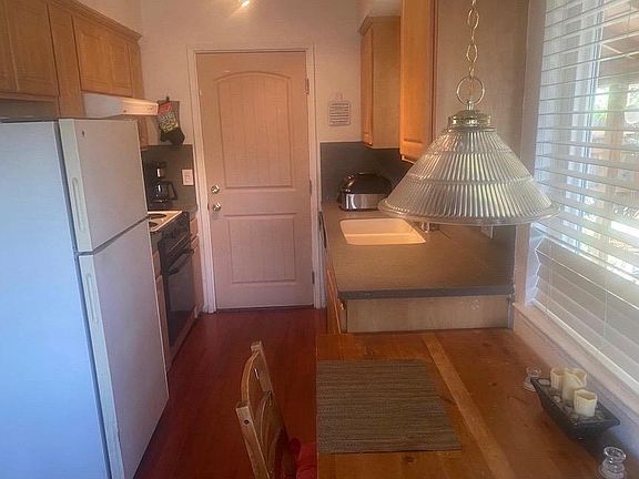 3rd image of 4074 Fotos Ct