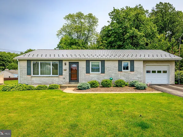 483 Panorama Dr, Denver, PA 17517