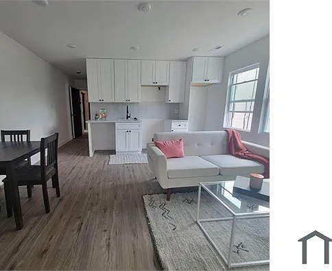 324 61st St NE #5 — Photo 8