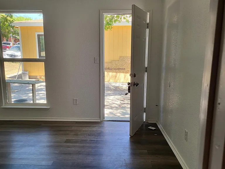 608 Vermont St — Photo 17