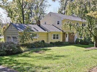 5 Browning Ct, Mendham, NJ 07945